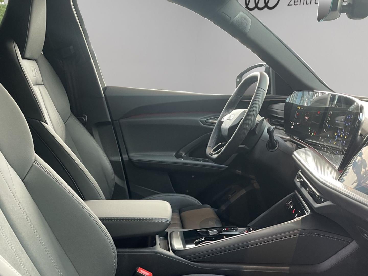 Bild über Audi Q5 Sportback TDI quattro 150 kW S tronic - für weitere Informationen kontaktieren Sie den Audi Partner