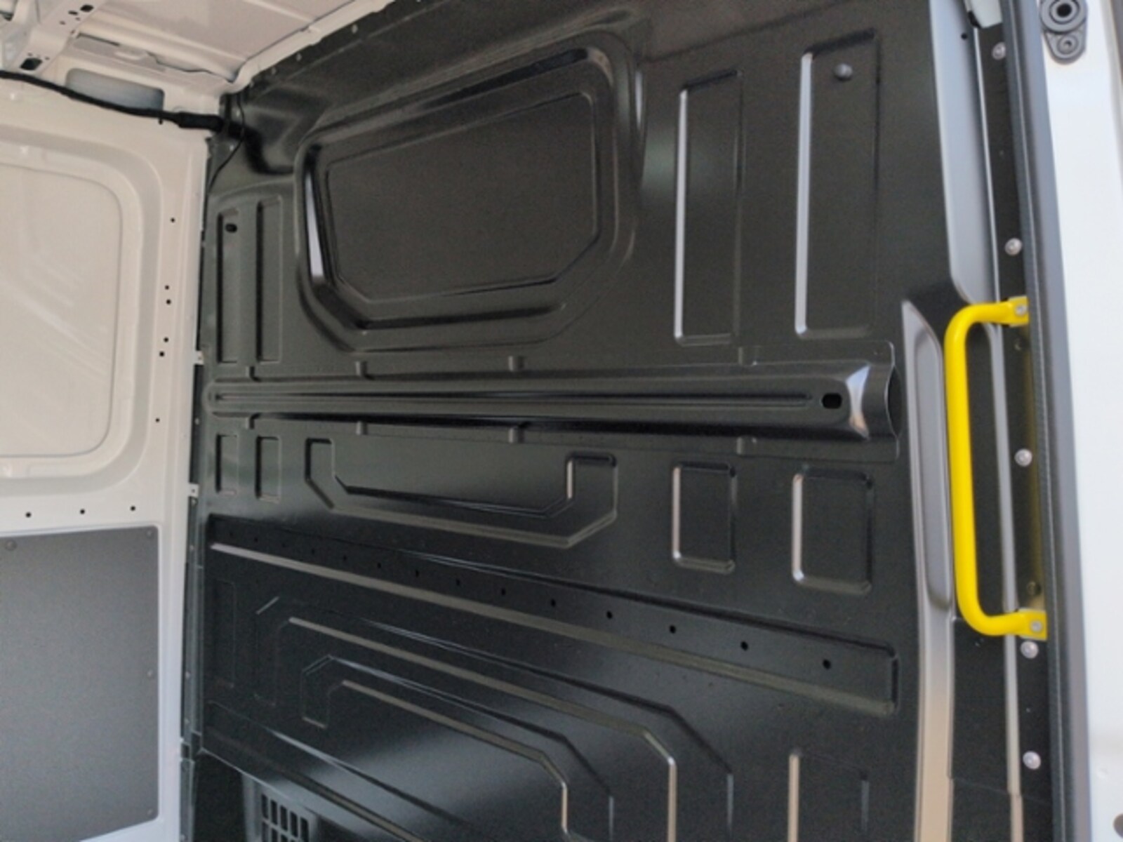 Volkswagen Crafter Kasten mittlerer Radstand – Bild 18