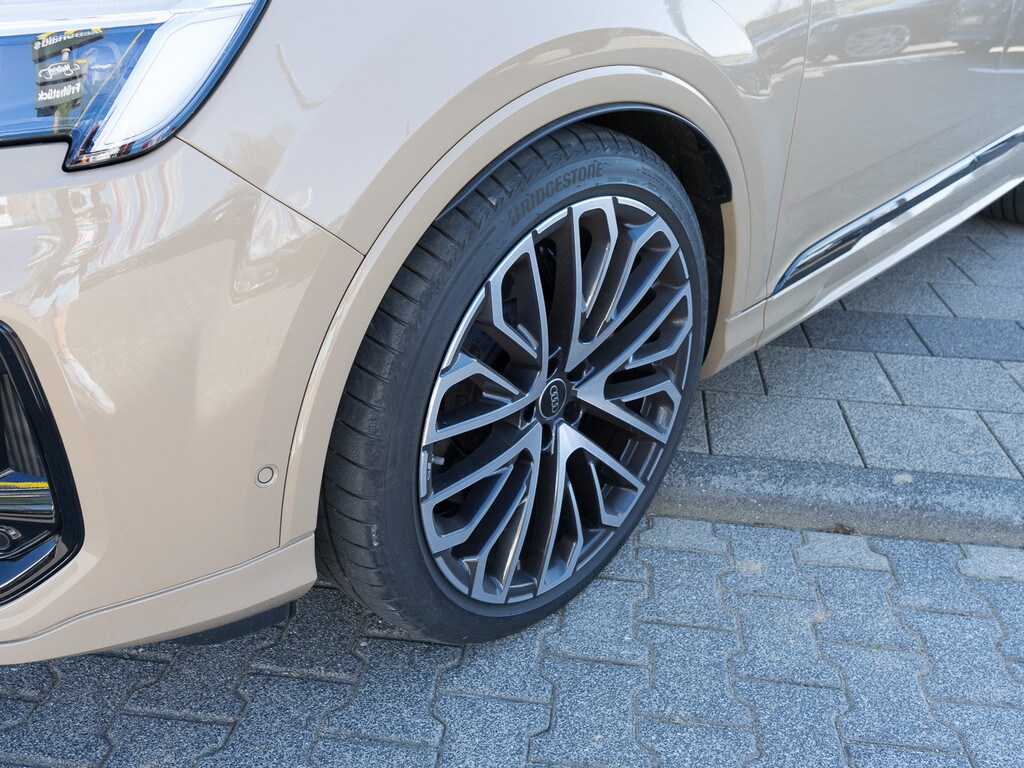 Image about Audi SQ7 SUV TFSI quattro tiptronic