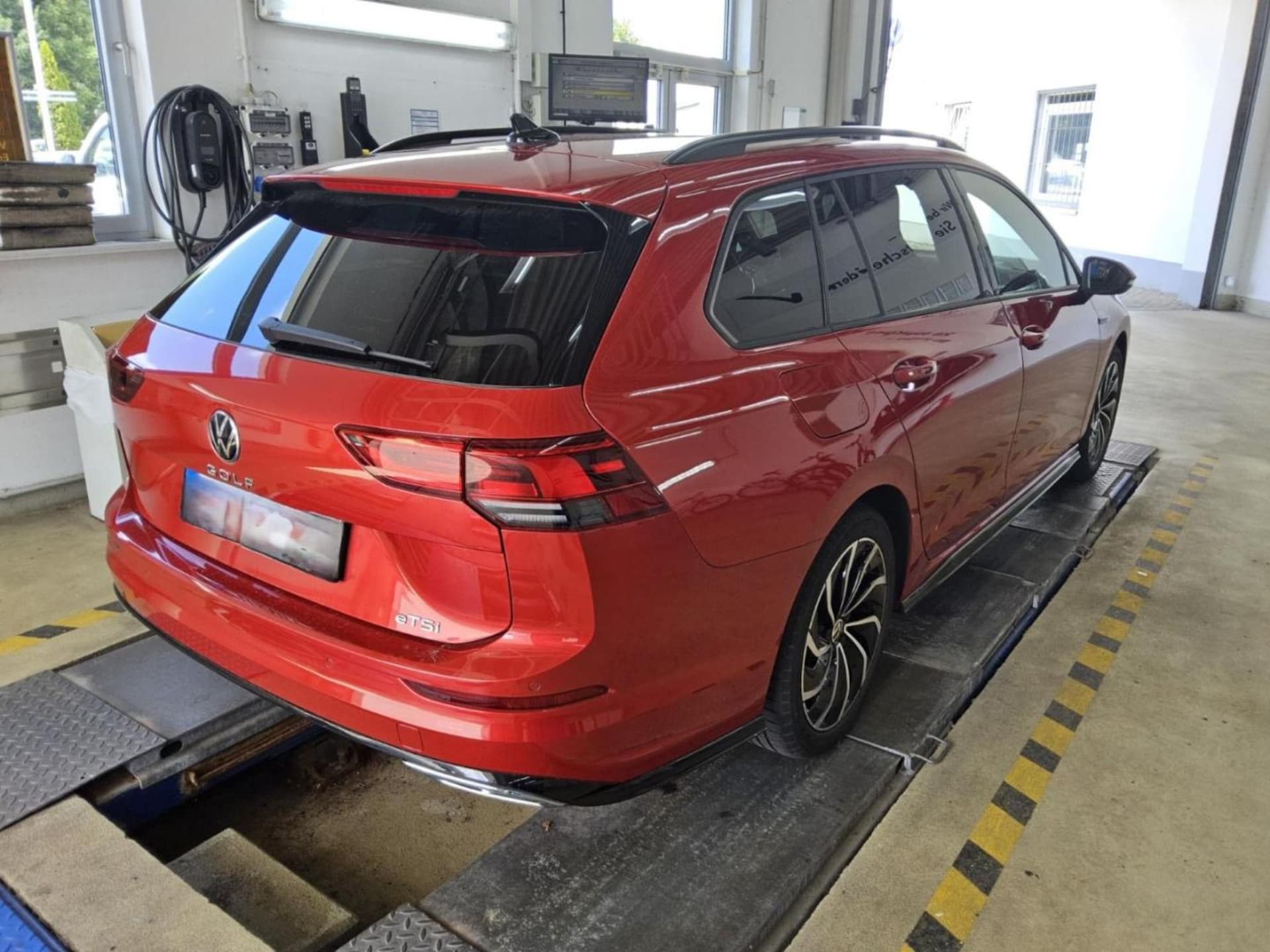 Volkswagen Golf Variant R-Line