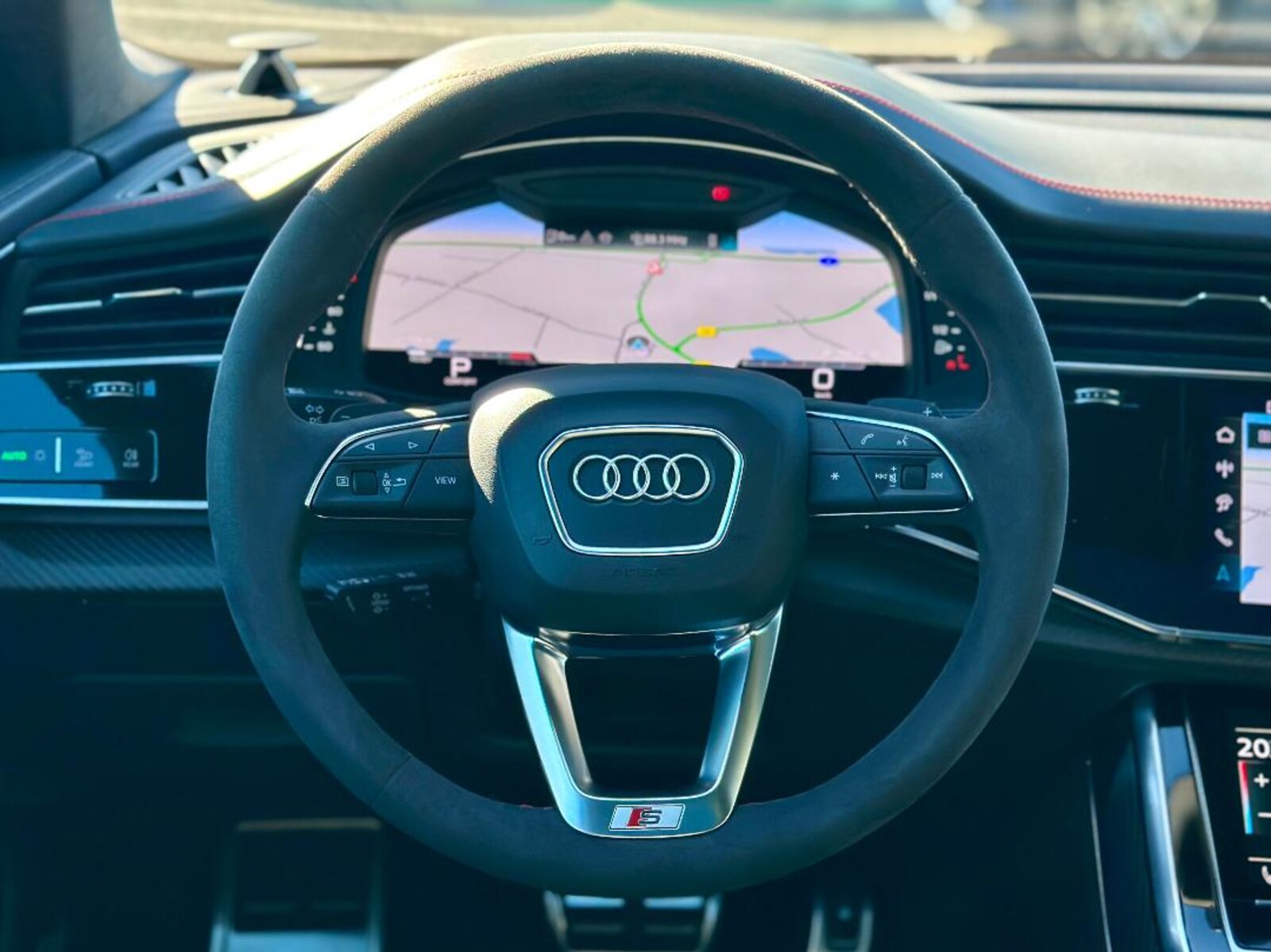 Audi SQ8 – Bild 16