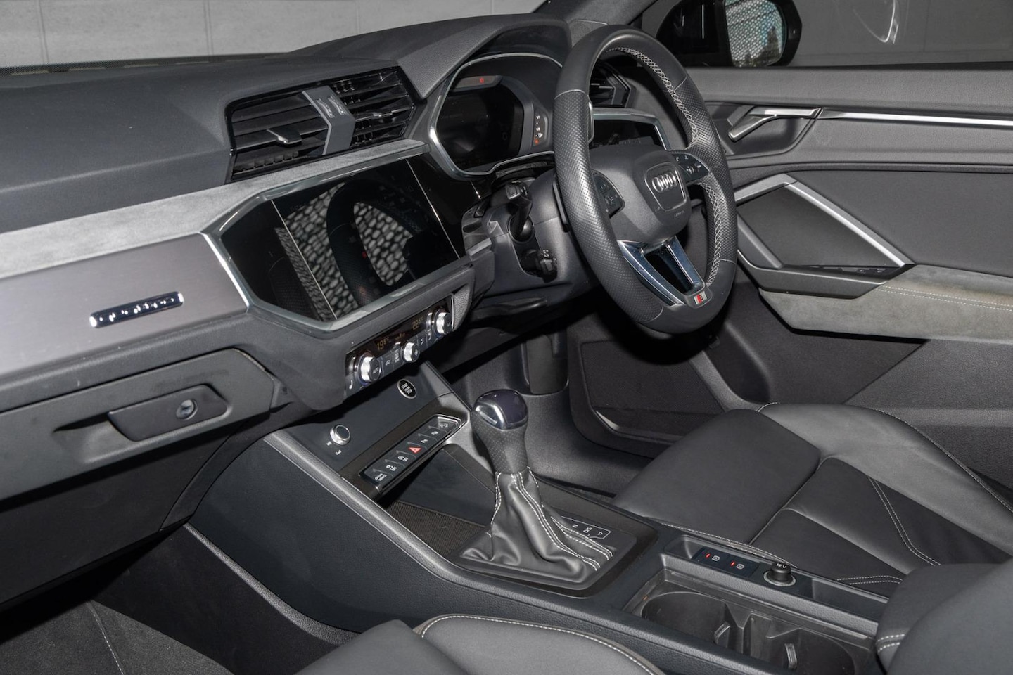 Image about Audi Q3 Sportback 40 TFSI quattro S tronic