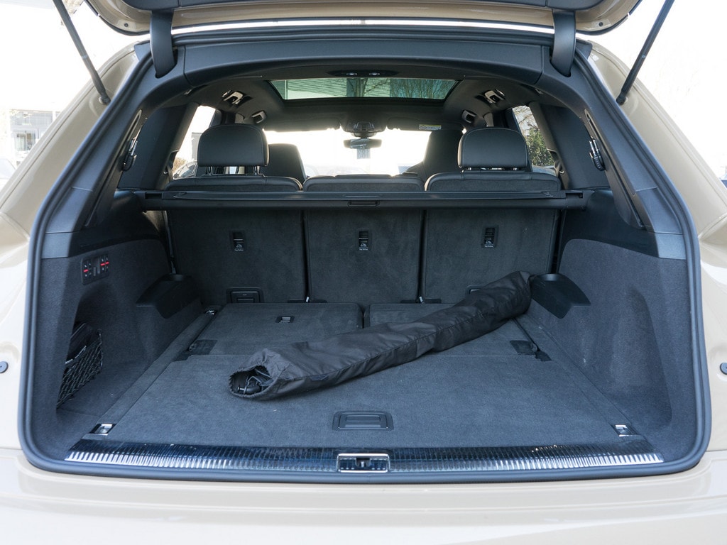 Image about Audi SQ7 SUV TFSI quattro tiptronic