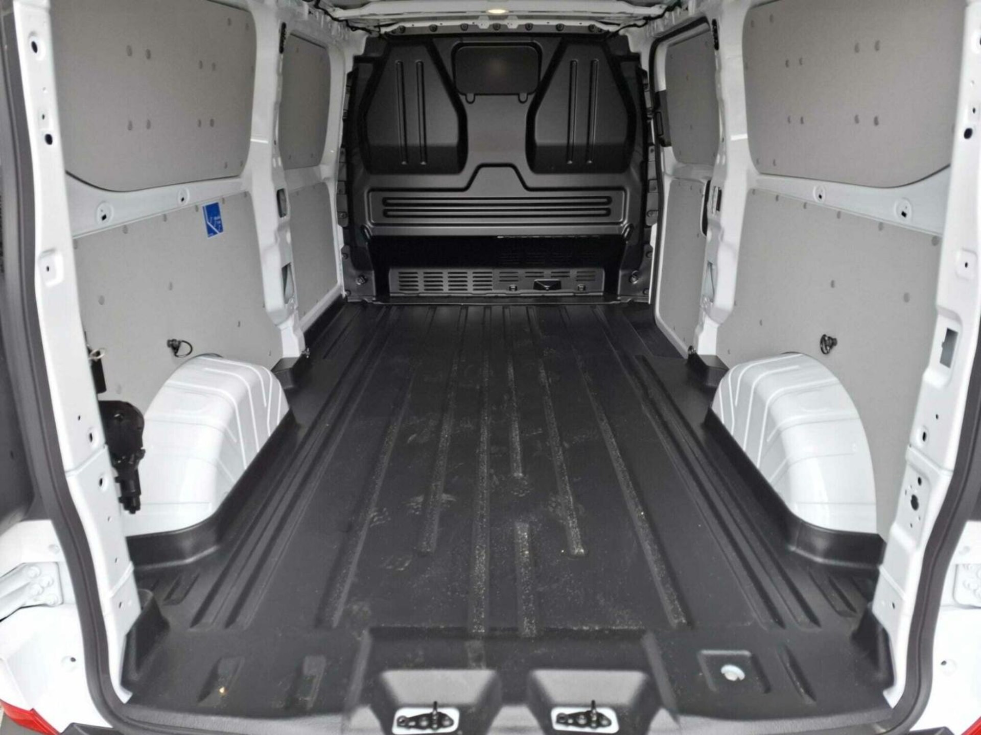Volkswagen Transporter Furgon długi rozstaw osi