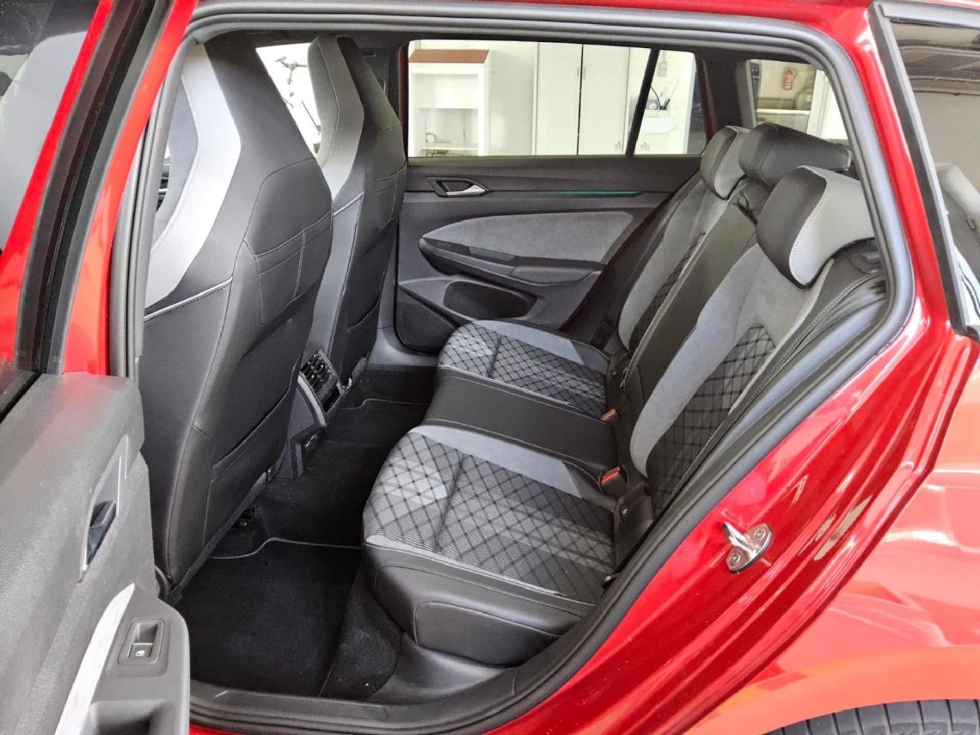 Volkswagen Golf Variant R-Line