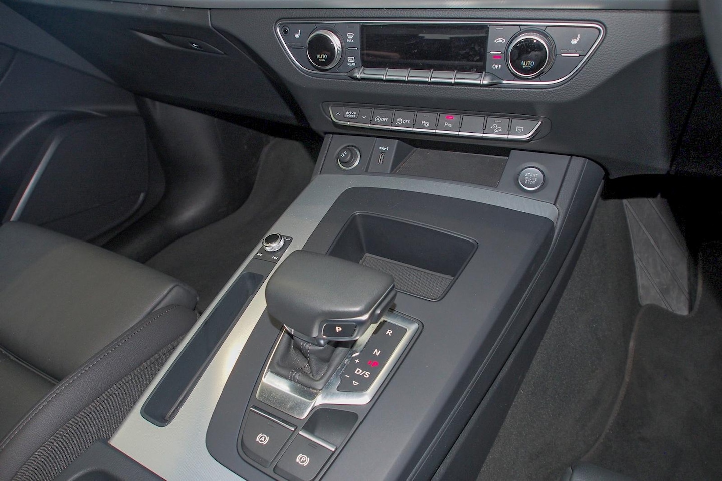 Image about Audi Q5 Sport 40 TDI quattro S tronic