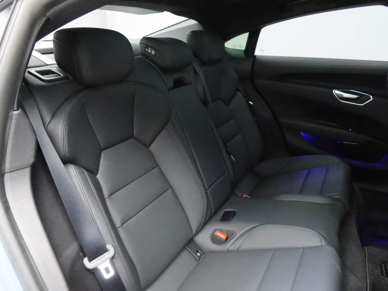 Audi e-tron GT e-tron GT quattro 350,00 kW for more details contact your dealer