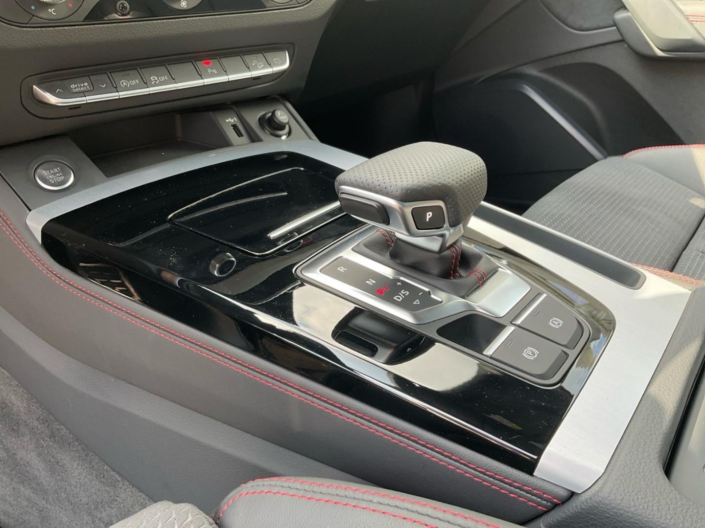 Bild über Audi Q5 40 TDI quattro 150 kW S tronic - für weitere Informationen kontaktieren Sie den Audi Partner