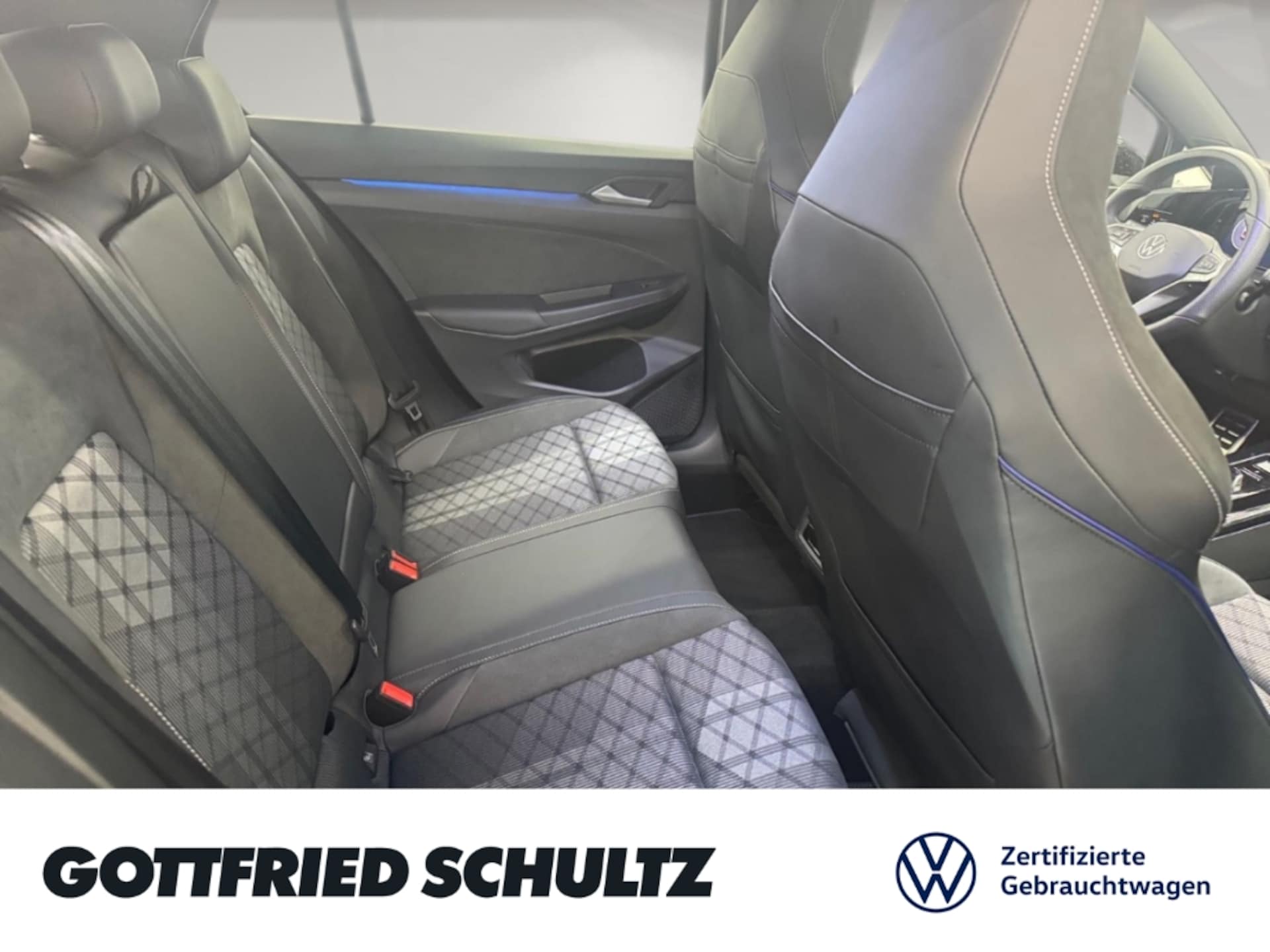 Volkswagen Golf R-Line