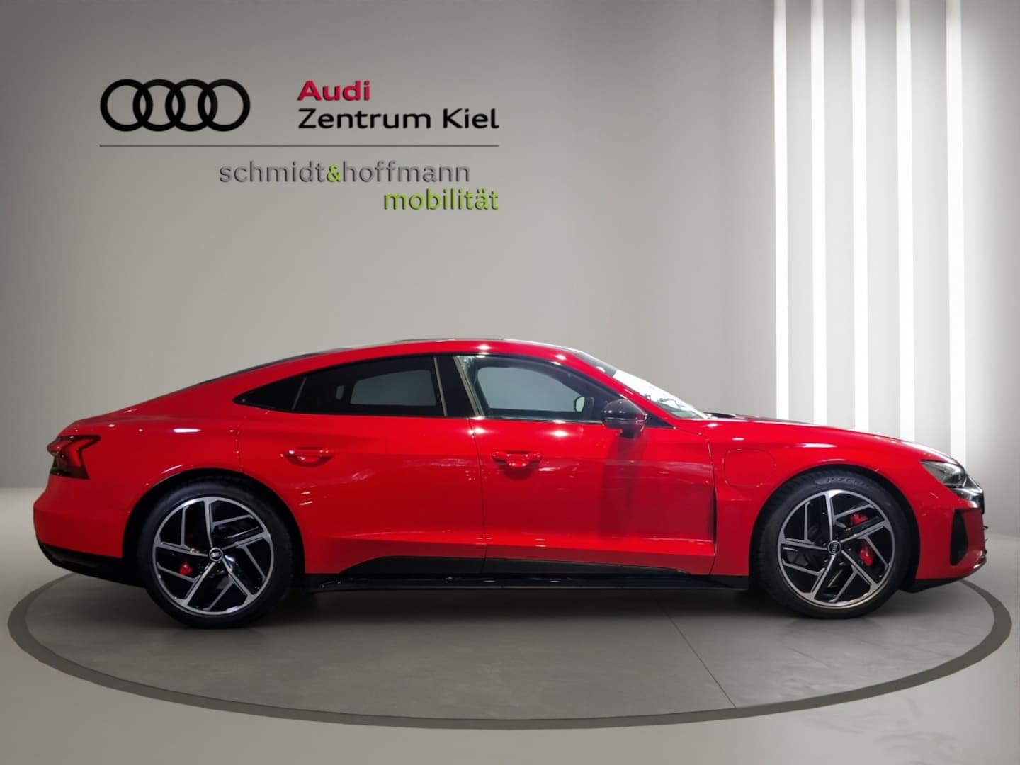 Bild über Audi RS e-tron GT e-tron quattro - für weitere Informationen kontaktieren Sie den Audi Partner