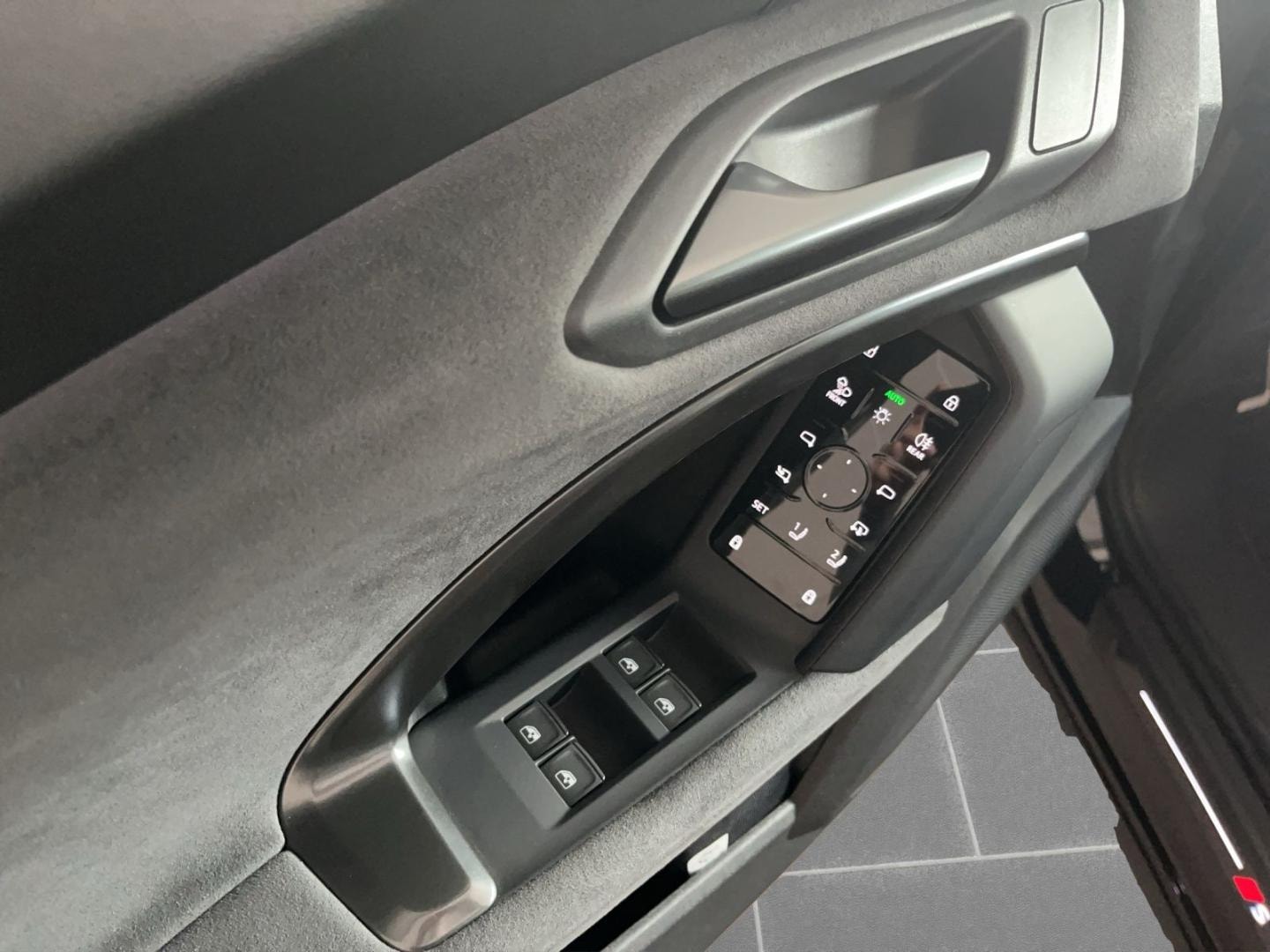 Bild über Audi Q5 SUV TFSI 150 kW S tronic - für weitere Informationen kontaktieren Sie den Audi Partner