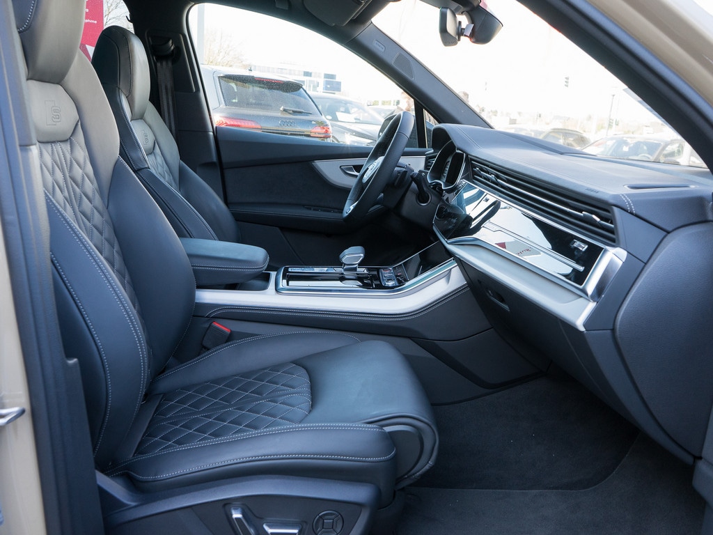 Image about Audi SQ7 SUV TFSI quattro tiptronic