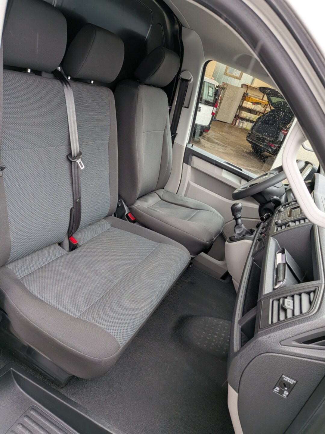 Volkswagen T6 Transporter Kasten langer Radstand