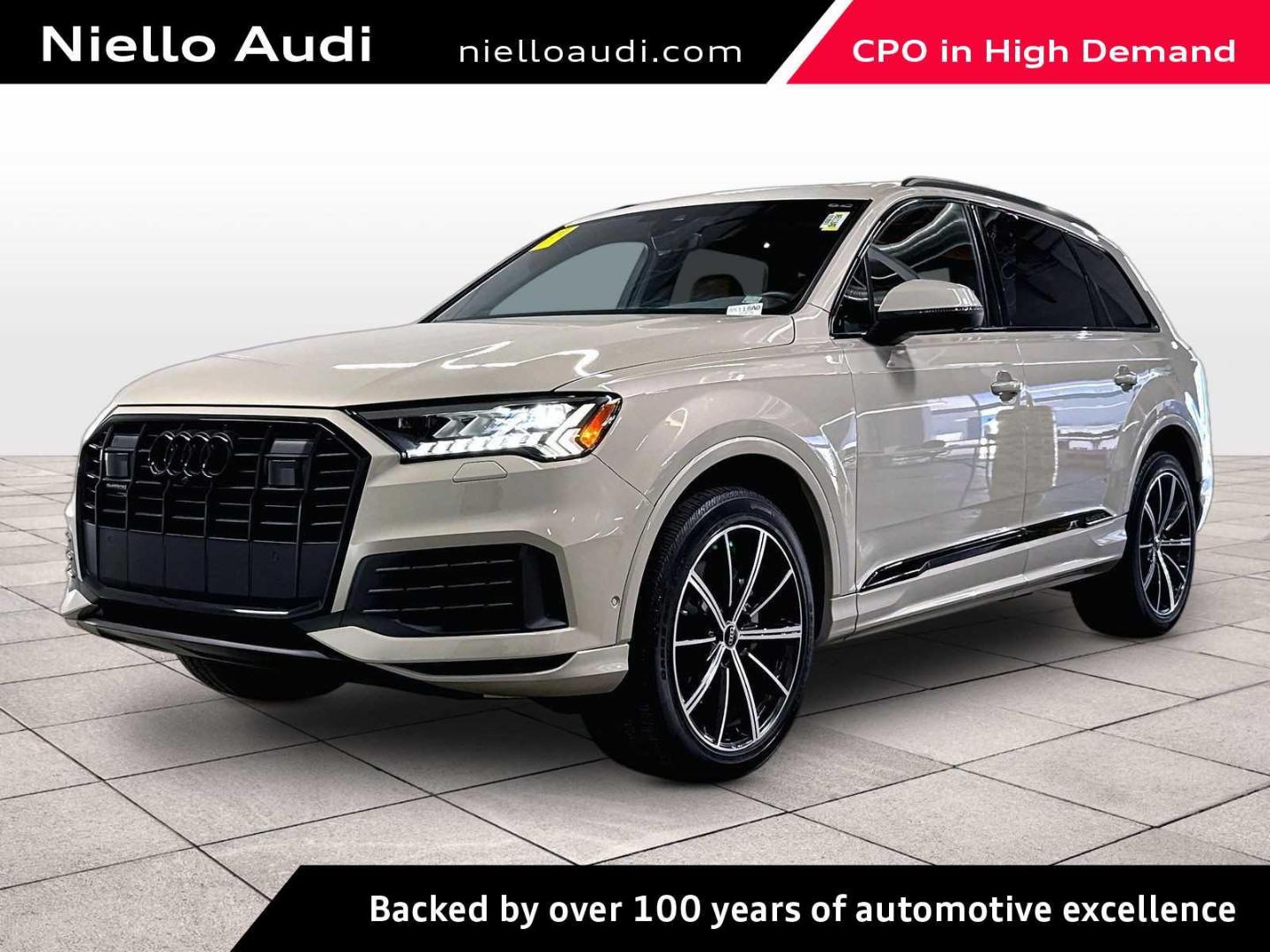 2023 Audi Q7 55 Premium Plus quattro Tiptronic's photo