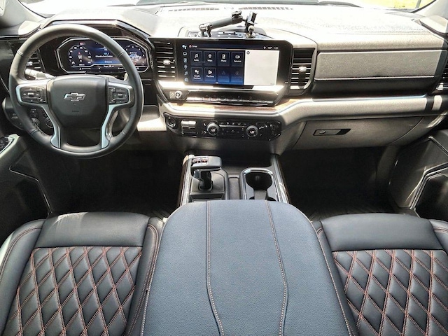 2025 Chevrolet Silverado 1500 LT Trail Boss - Photo 10