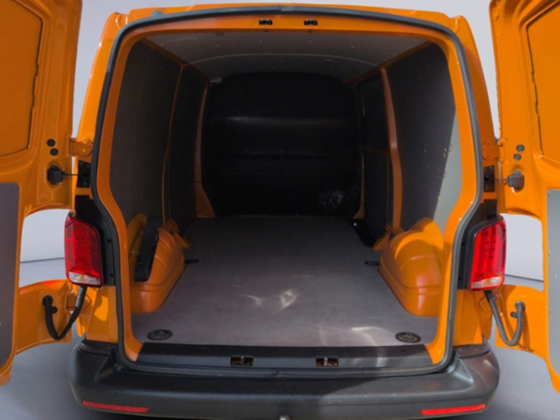 Volkswagen T6.1 Transporter Kasten langer Radstand