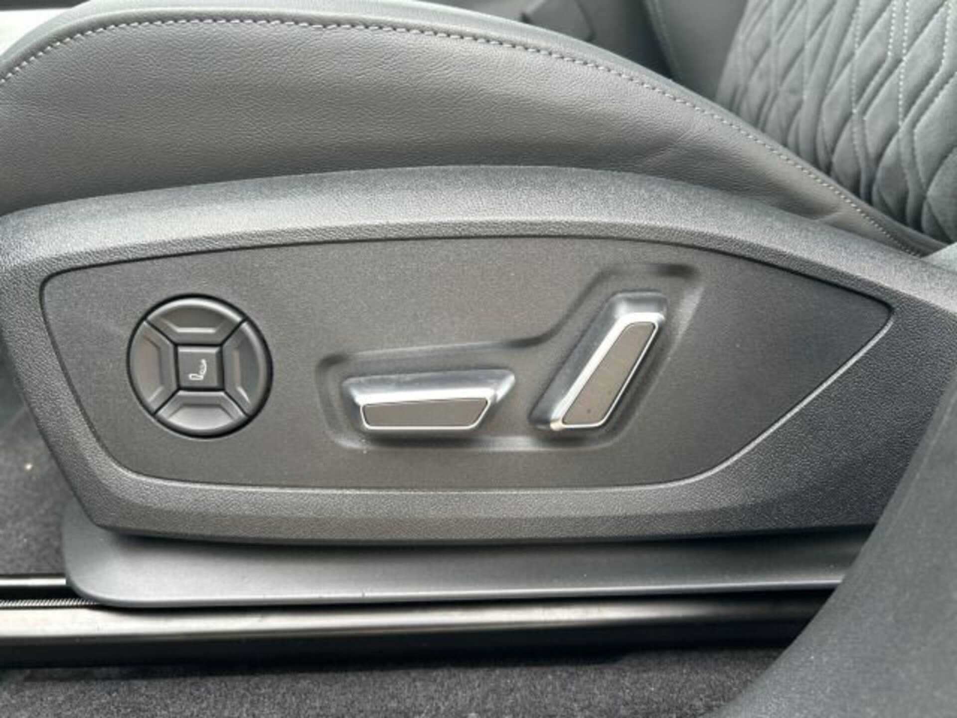 Audi Q6 SUV e-tron