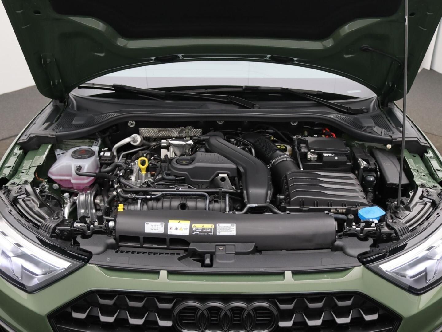 Bild über Audi A1 Sportback S line 35 TFSI S tronic - für weitere Informationen kontaktieren Sie den Audi Partner