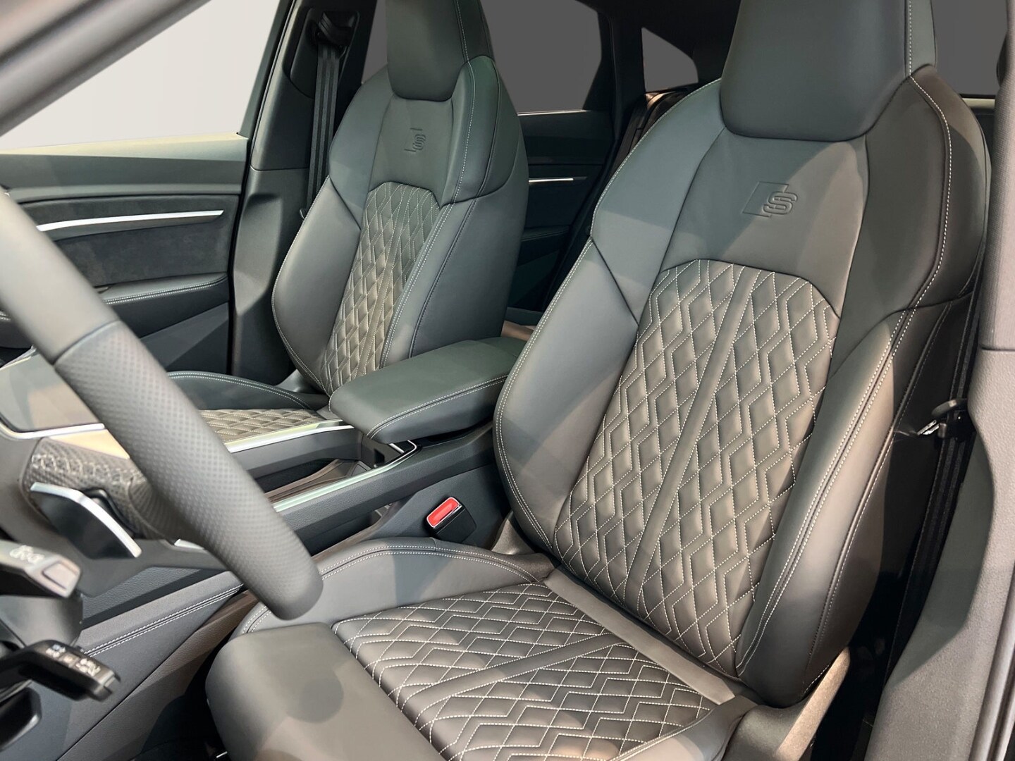 Image about Audi e-tron S Sportback S e-tron quattro