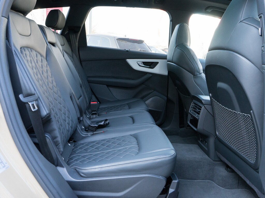 Image about Audi SQ7 SUV TFSI quattro tiptronic