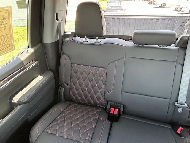 2025 Chevrolet Silverado 1500 LT Trail Boss - Photo 12
