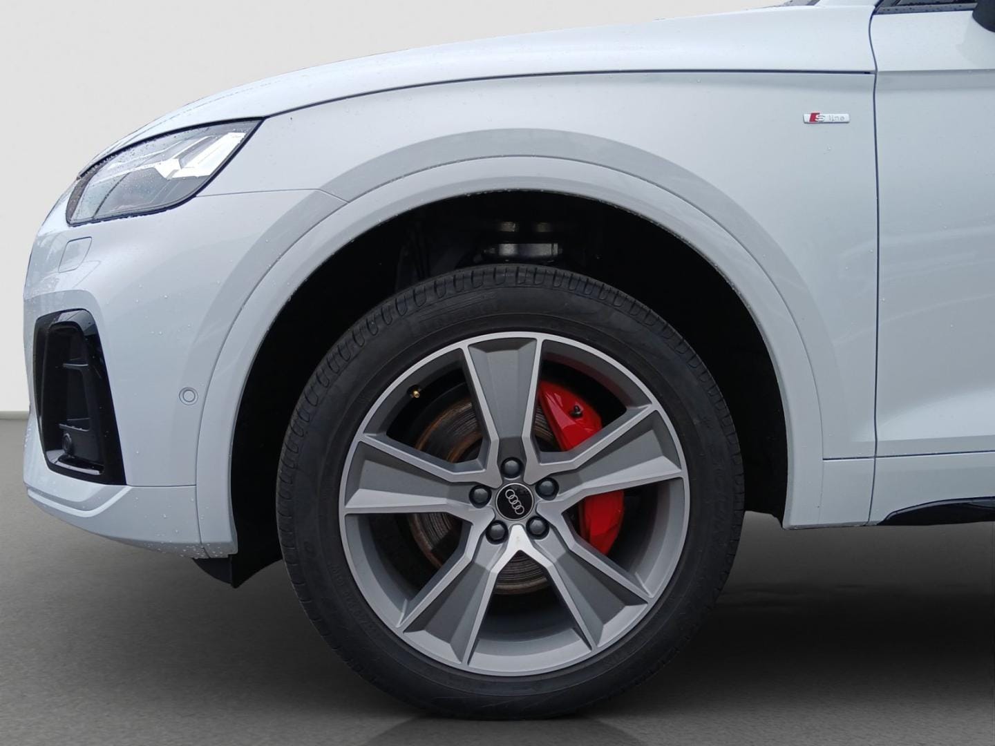 Bild über Audi Q5 TFSI e S line business 55 TFSI e quattro S tronic - für weitere Informationen kontaktieren Sie den Audi Partner