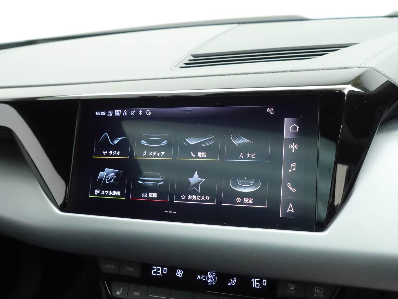 Audi e-tron GT e-tron GT quattro 350,00 kW for more details contact your dealer