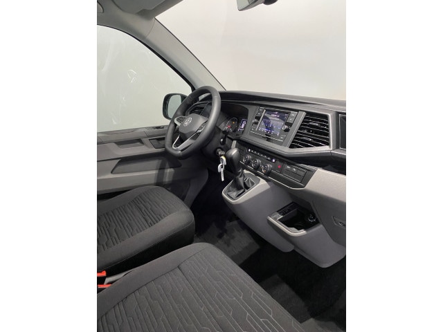 Volkswagen T6.1 Caravelle larger