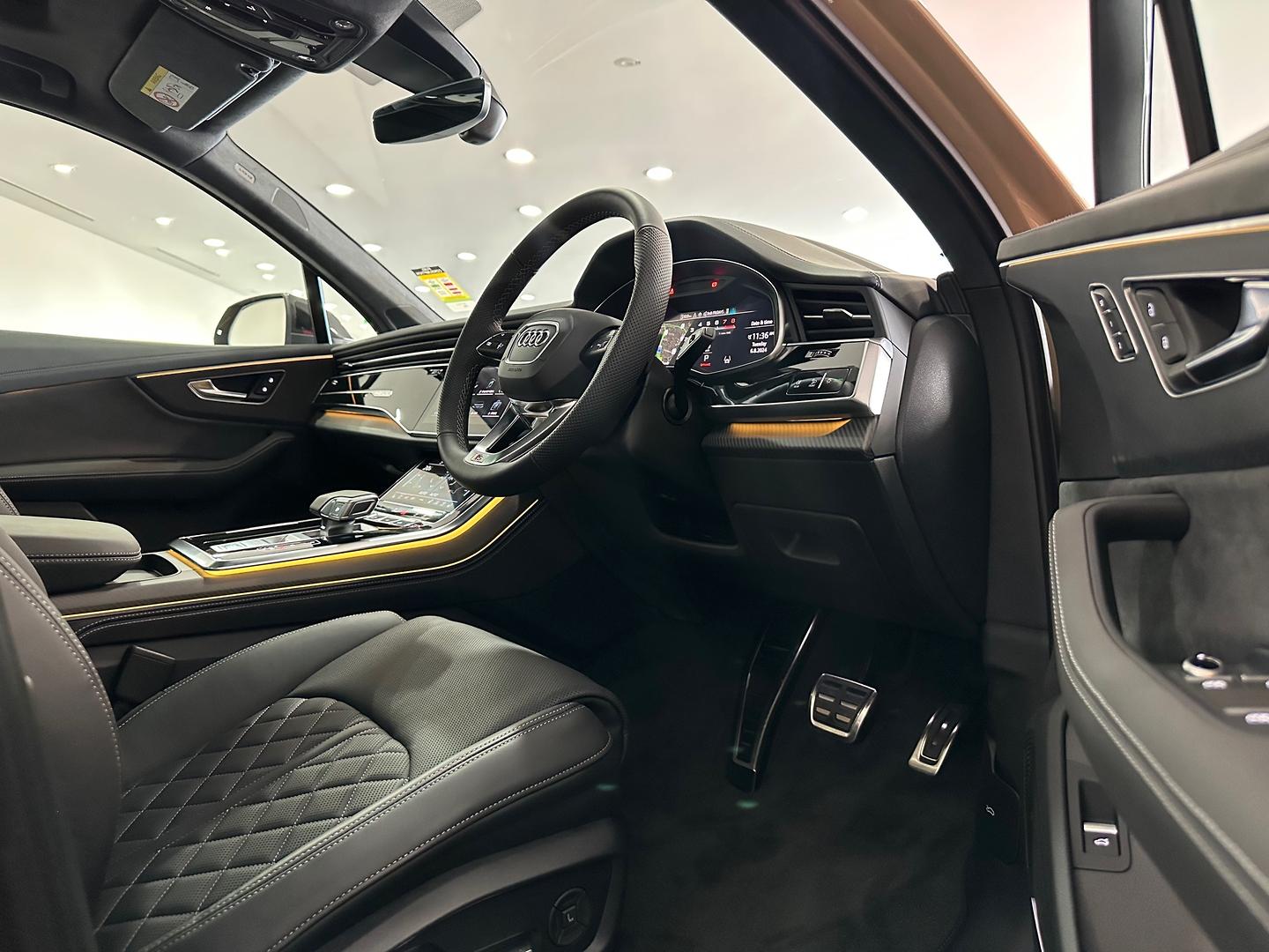 Image about Audi SQ7 SQ7 SUV TFSI 373 kW tiptronic