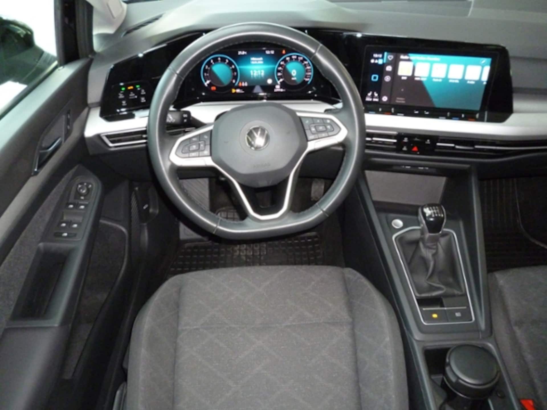 Volkswagen Golf Life