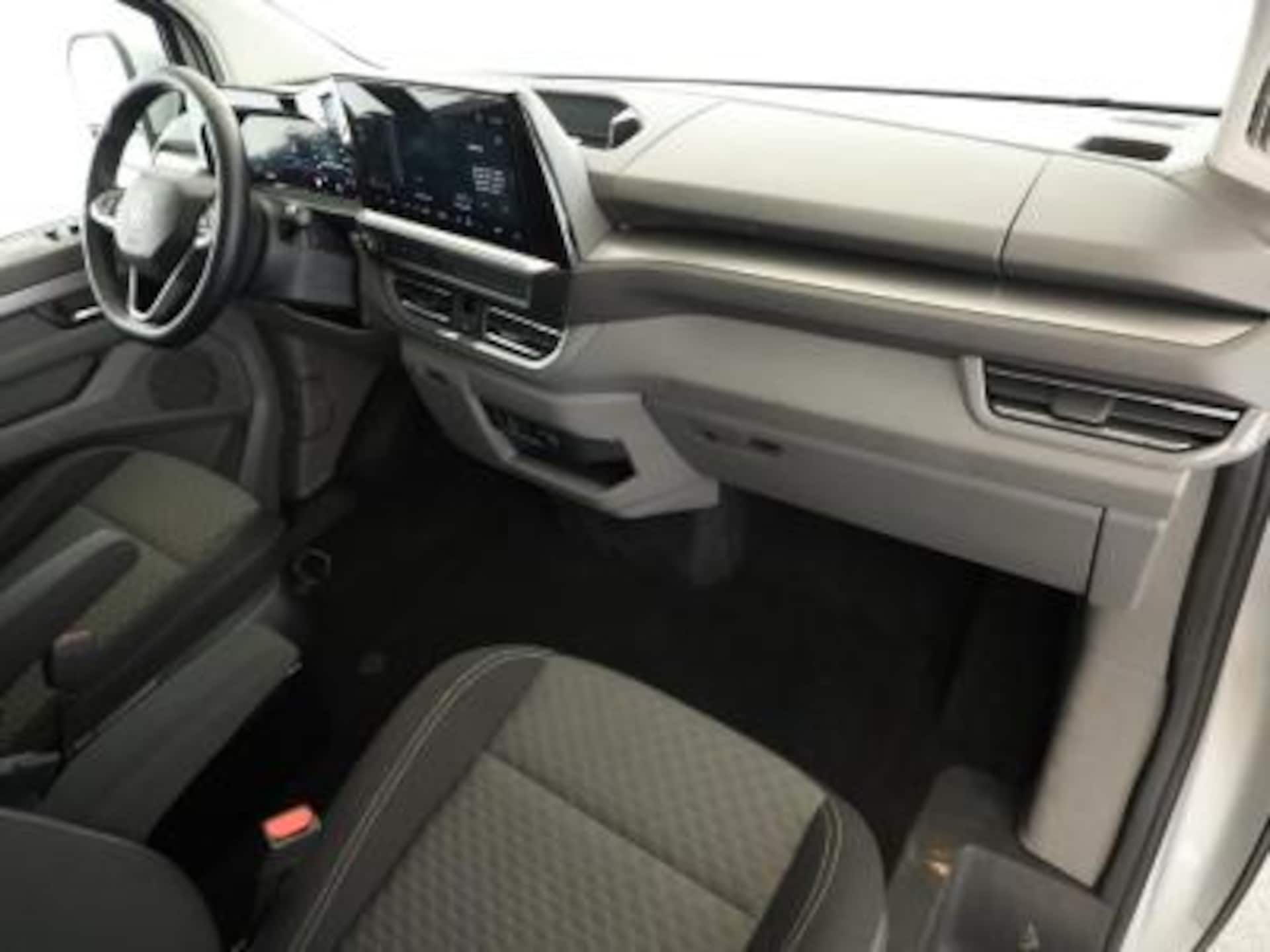 Volkswagen Caravelle Style