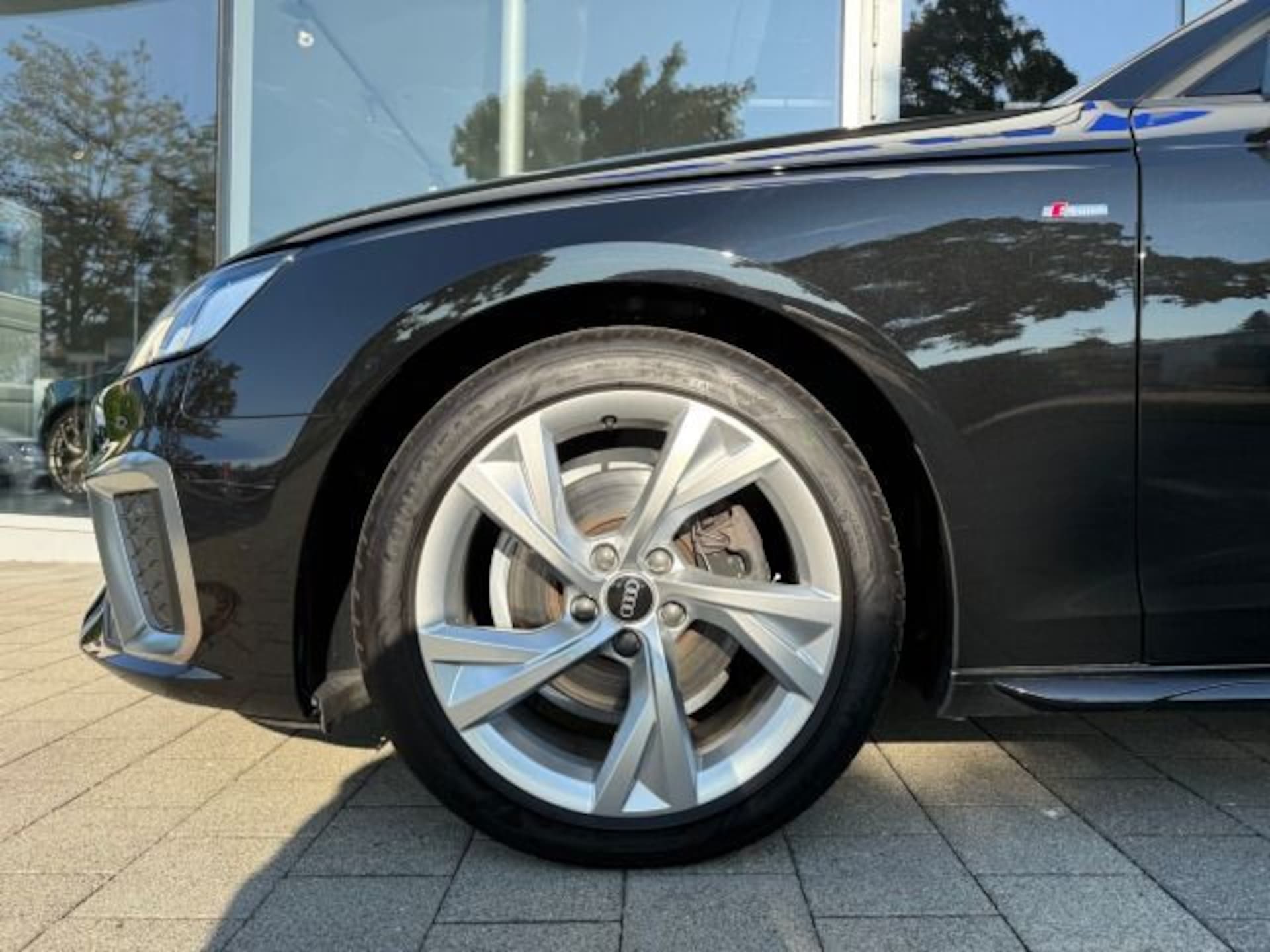 Audi A4 Avant S line