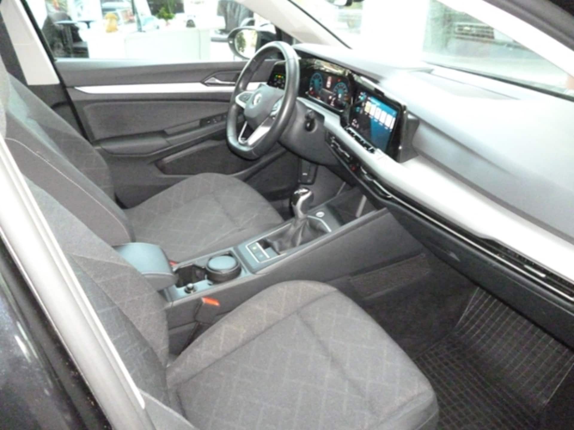 Volkswagen Golf Life