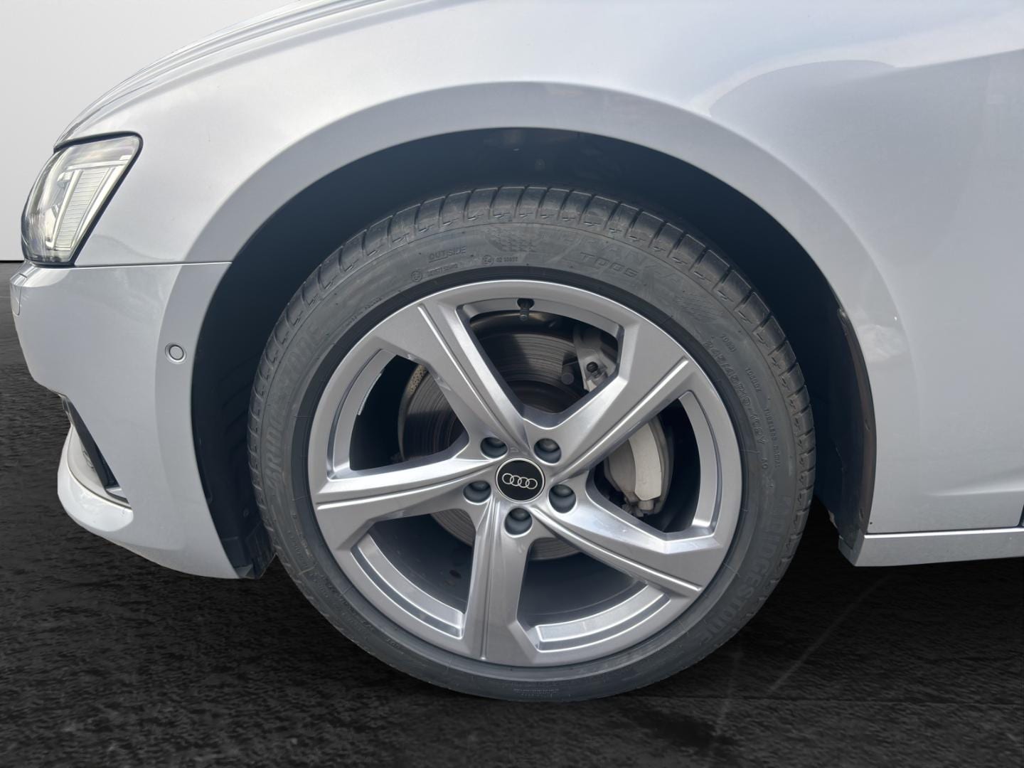 Bild über Audi A6 Avant advanced 45 TDI quattro S tronic - für weitere Informationen kontaktieren Sie den Audi Partner