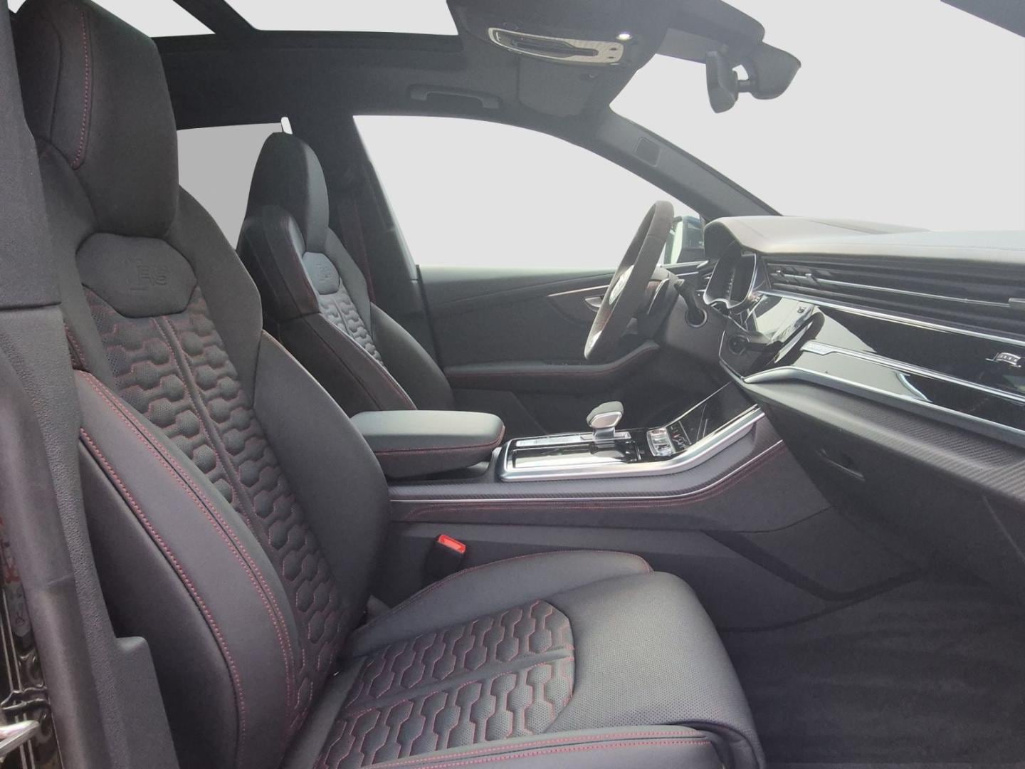 Bild über Audi RS Q8 SUV TFSI quattro 471 kW tiptronic - für weitere Informationen kontaktieren Sie den Audi Partner