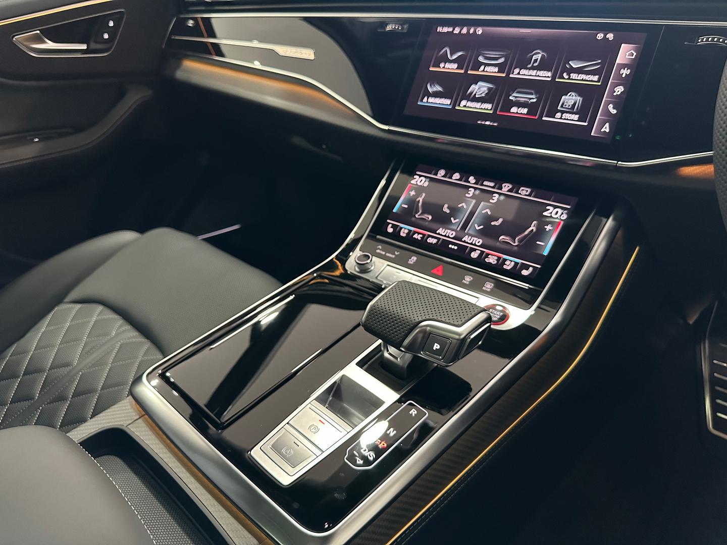 Image about Audi SQ7 SQ7 SUV TFSI 373 kW tiptronic