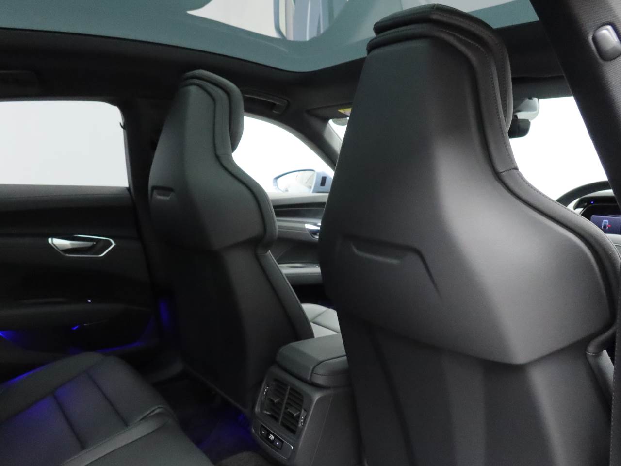 Audi e-tron GT e-tron GT quattro 350,00 kW for more details contact your dealer