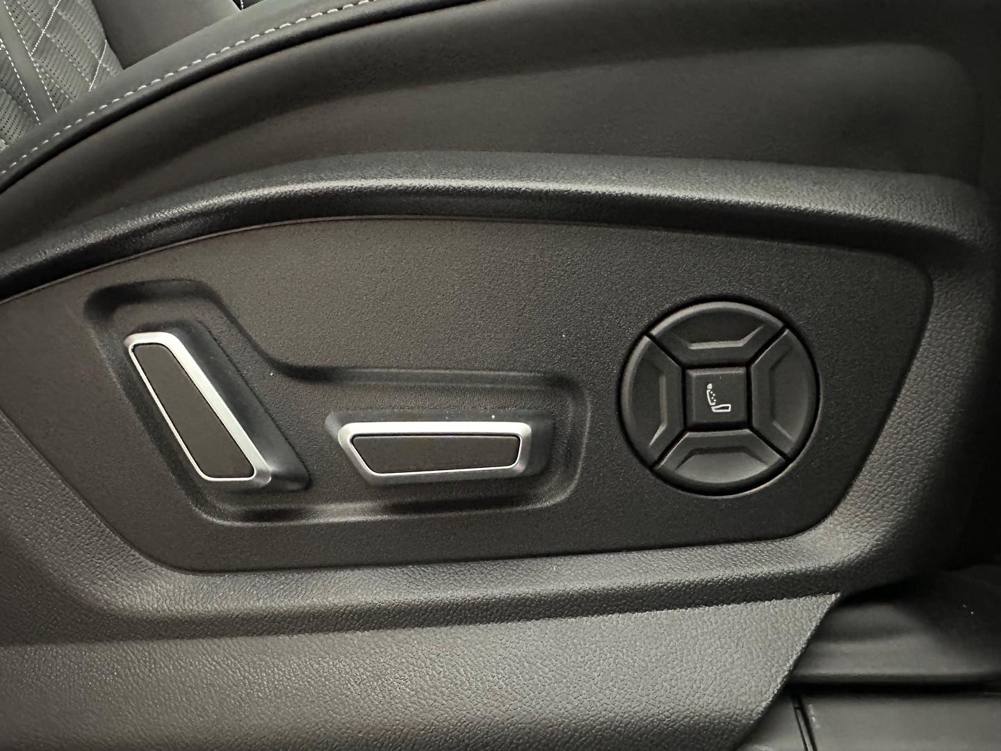 Image about Audi SQ7 SQ7 SUV TFSI 373 kW tiptronic