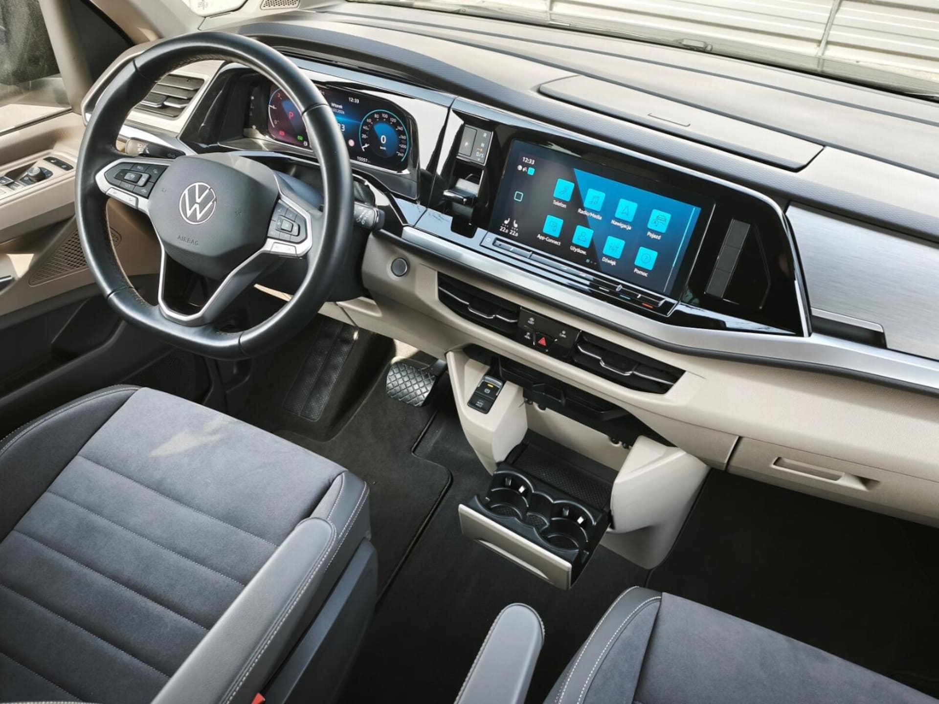 Volkswagen Multivan długi rozstaw osi Life