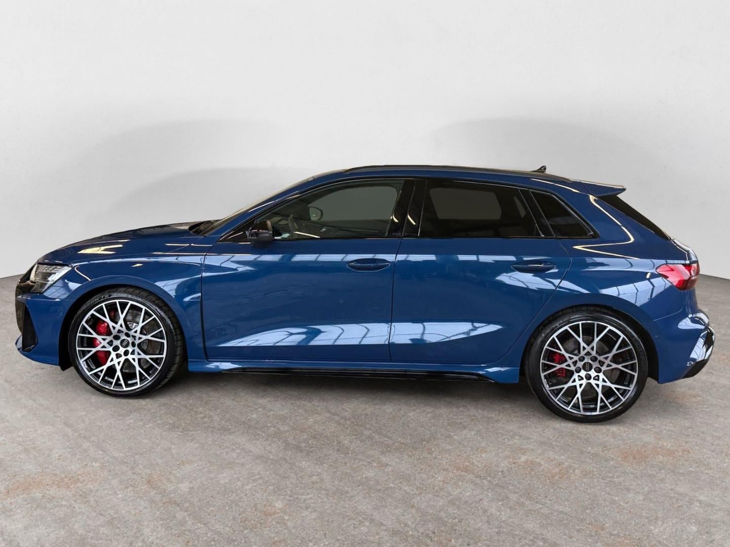 Bild über Audi RS 3 Sportback TFSI quattro S tronic - für weitere Informationen kontaktieren Sie den Audi Partner