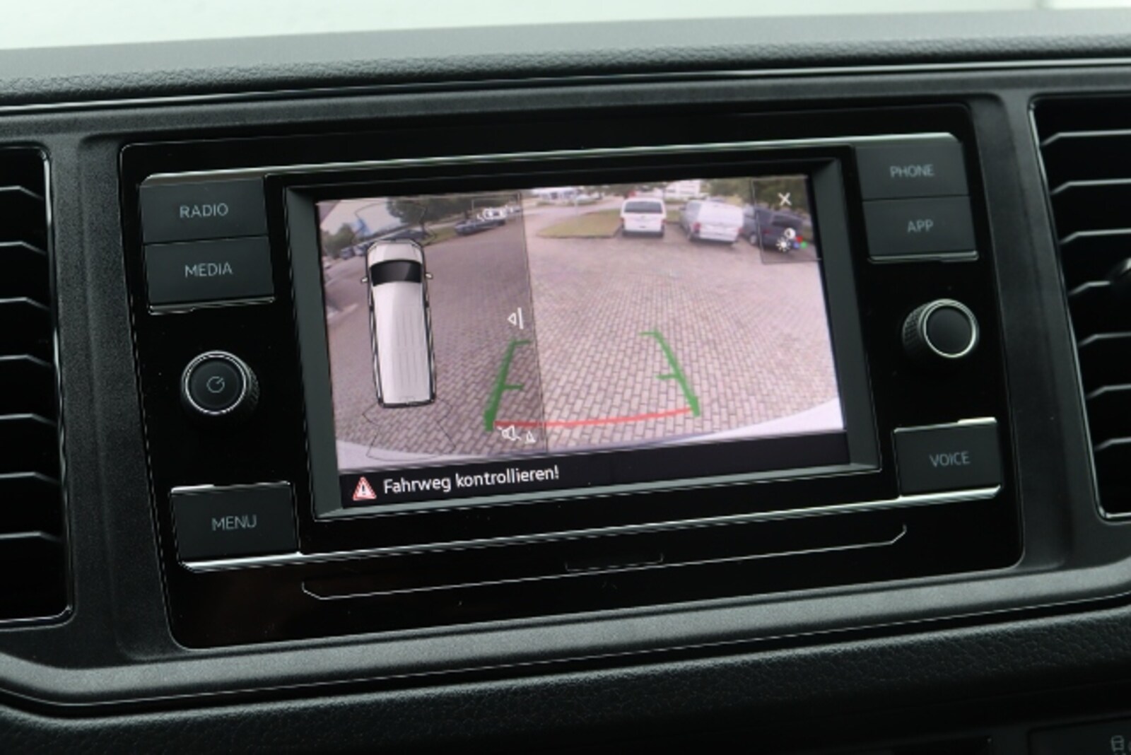 Volkswagen Crafter Kasten mittlerer Radstand – Bild 15