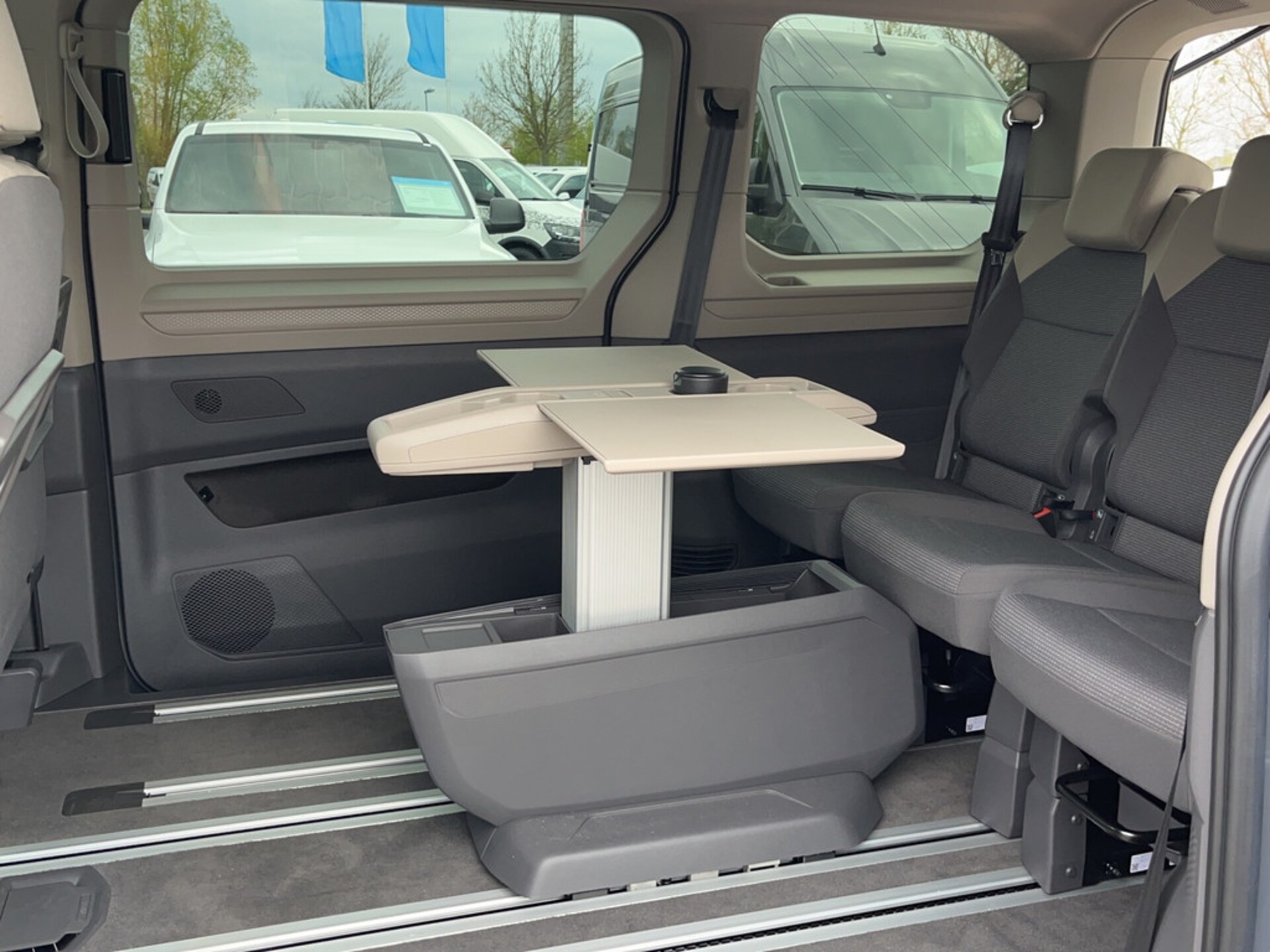 Volkswagen Multivan Basis-Modell