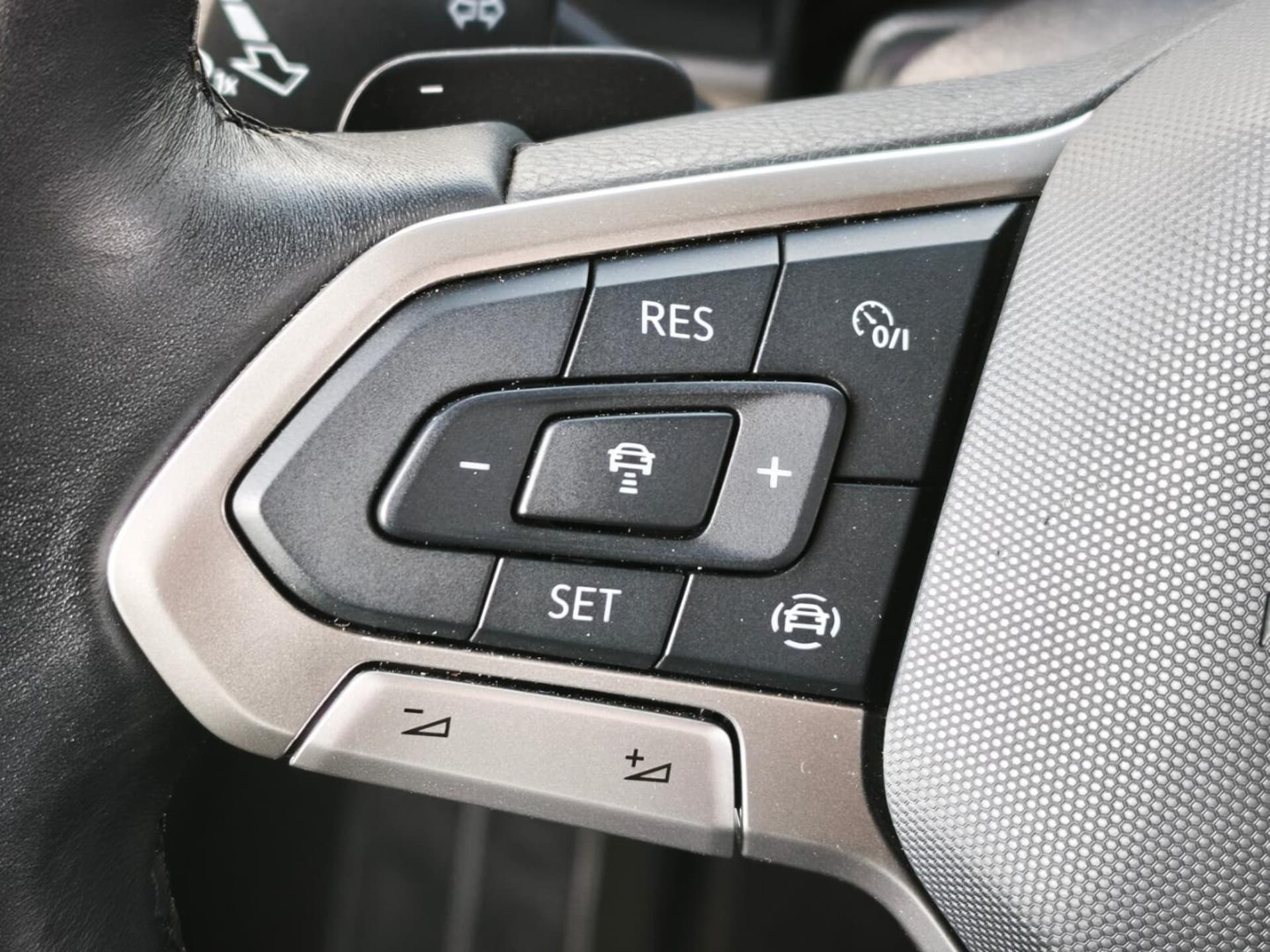 Volkswagen Multivan długi rozstaw osi Life