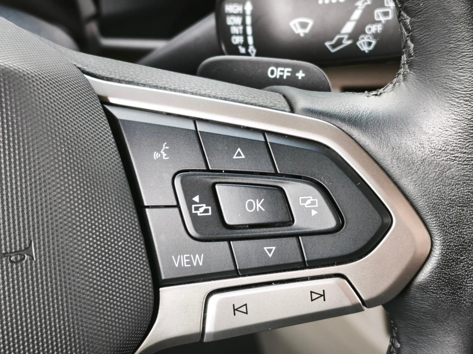 Volkswagen Multivan długi rozstaw osi Life