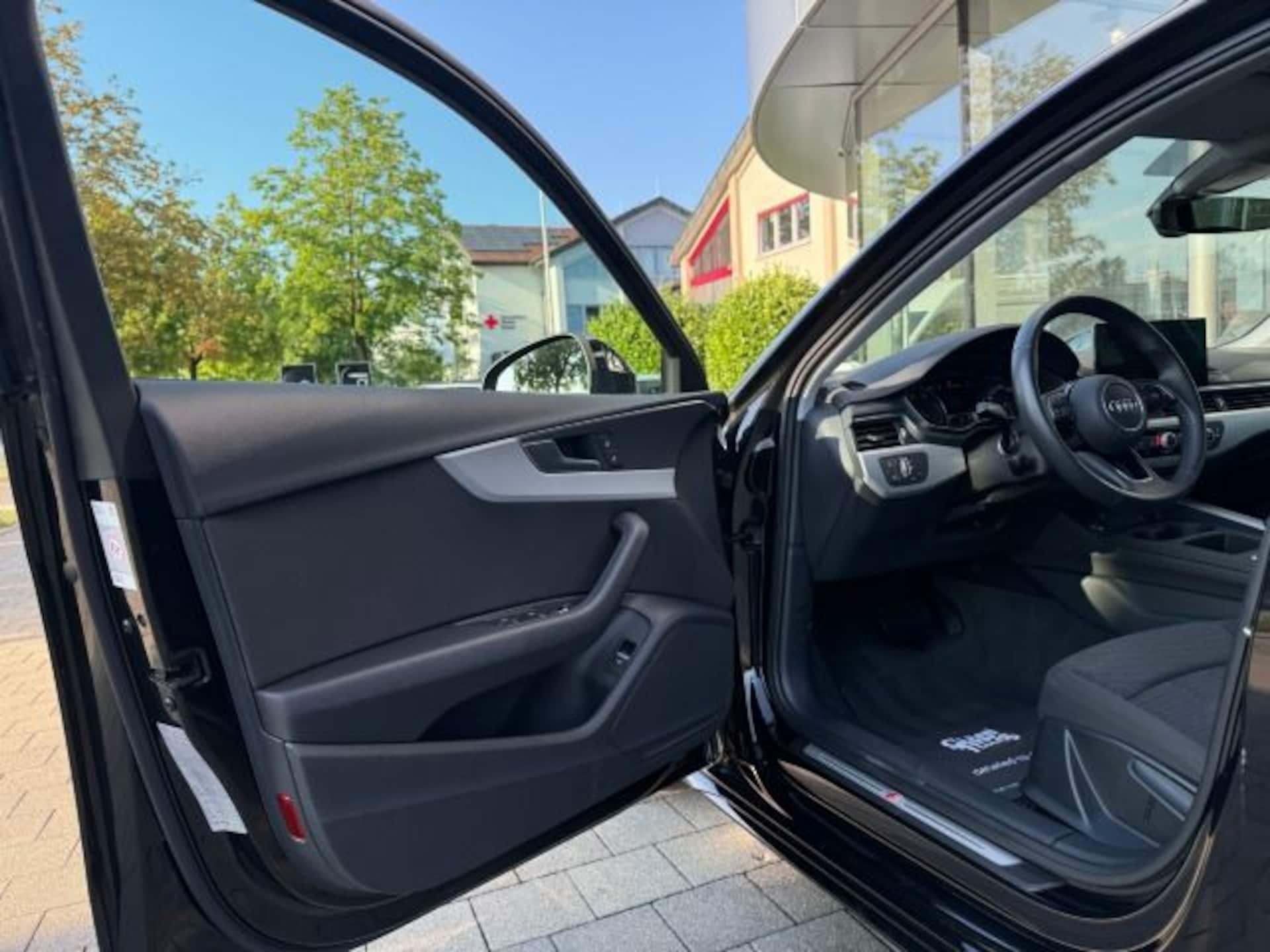 Audi A4 Avant S line