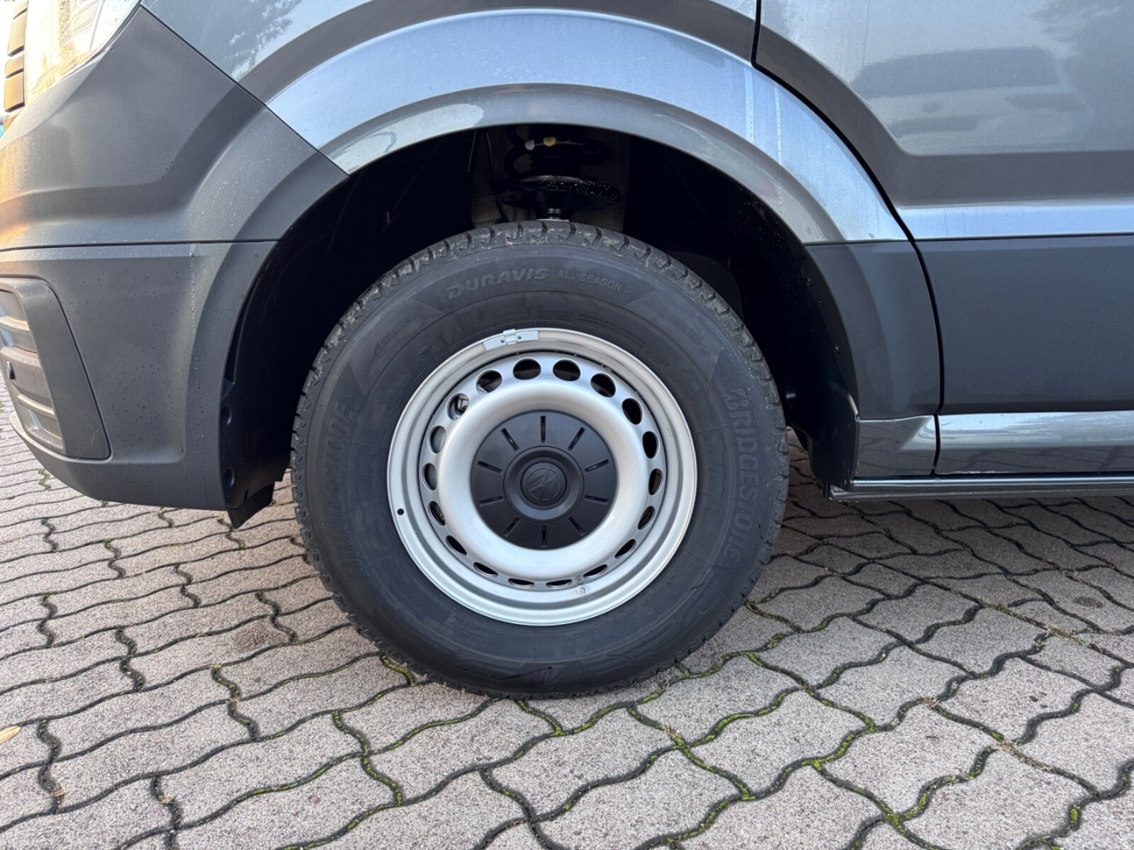 Volkswagen Crafter Kasten mittlerer Radstand – Bild 4