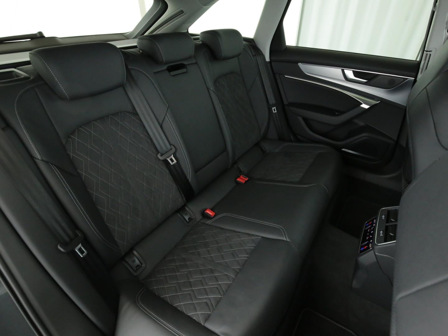 Bild über Audi S6 Avant TDI quattro tiptronic - für weitere Informationen kontaktieren Sie den Audi Partner