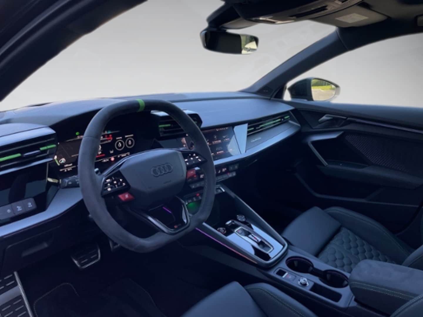 Bild über Audi RS 3 Sportback TFSI quattro S tronic - für weitere Informationen kontaktieren Sie den Audi Partner