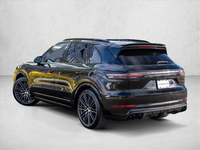 2021 Porsche Cayenne E-Hybrid Coupe