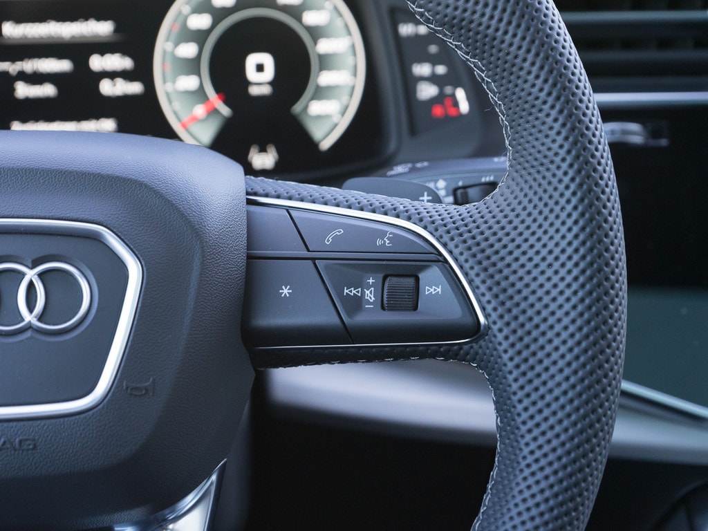 Image about Audi SQ7 SUV TFSI quattro tiptronic